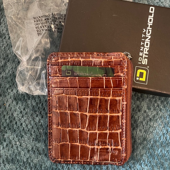 ID Stronghold Vegan Leather RFID Blocking Mini Wallet Brown Croc Embossed NEW - Picture 2 of 8